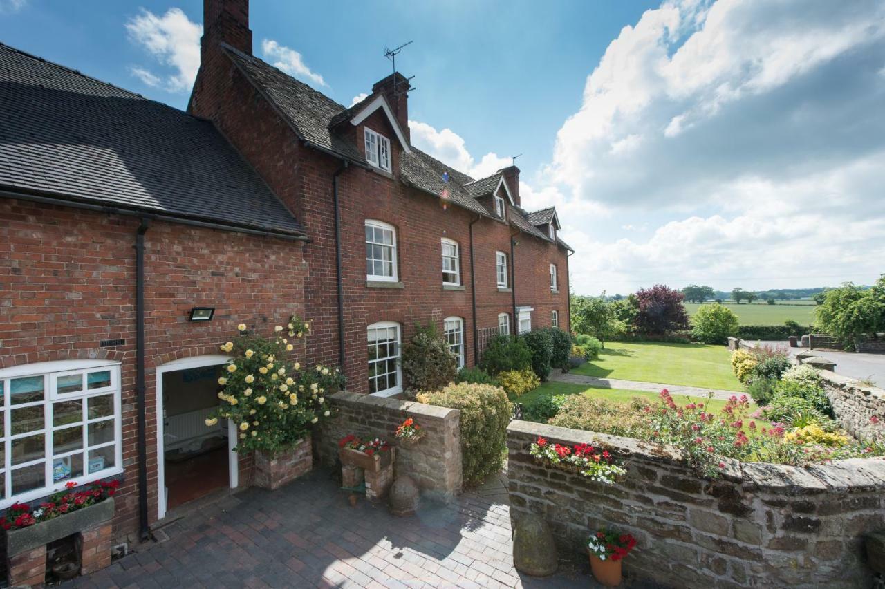 Moreton Hall Farm Bed & Breakfast Newport  Exterior photo